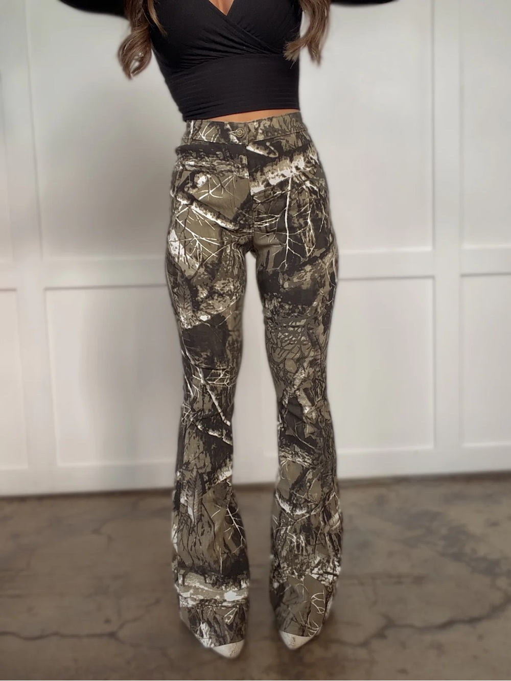 NWT - “Fiona” High-Waist Camo Flares - Moss Brown Camo - Picture 8 of 11